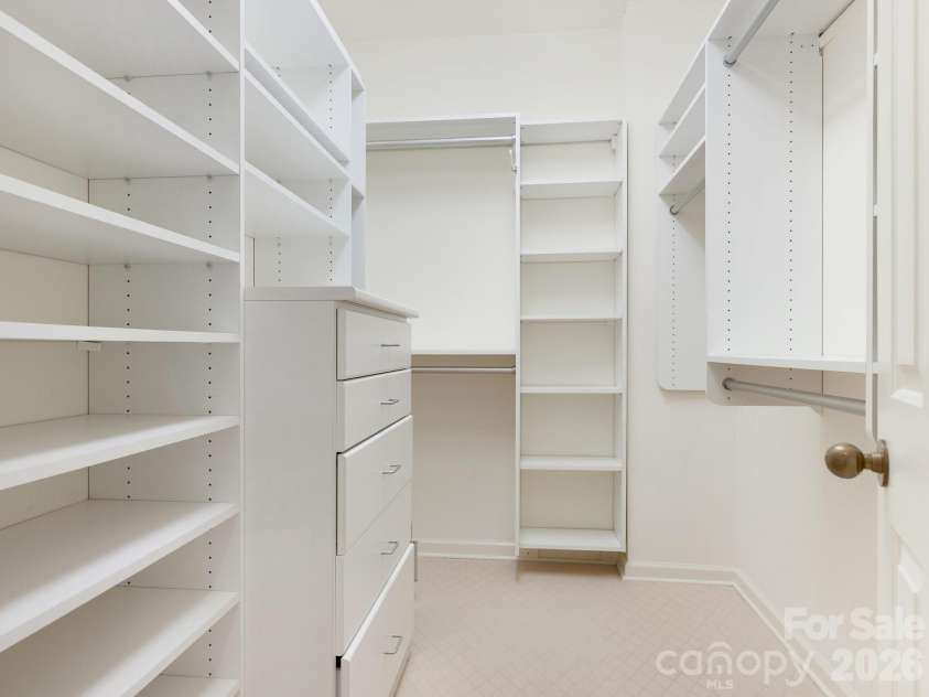 840 Cherokee Road, Charlotte, NC 28207.  MLS# CAR4363391, YatesRealty ID 14701. Walk-in Closet 