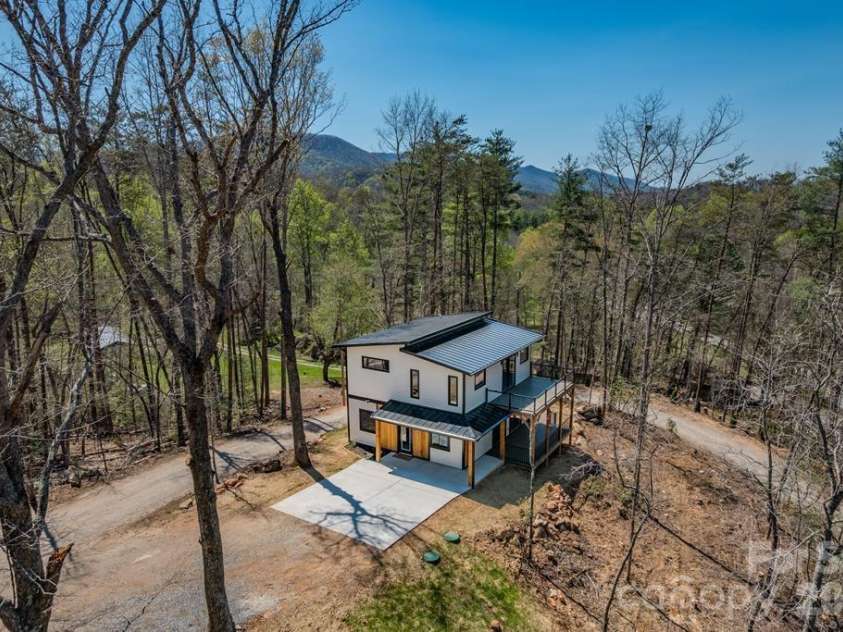85 Elrod Drive, Ela, NC 28789.  MLS# CAR4367782, YatesRealty ID 14702. 