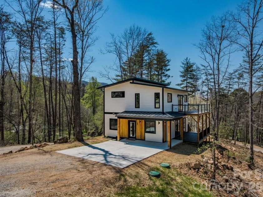 85 Elrod Drive, Ela, NC 28789.  MLS# CAR4367782, YatesRealty ID 14702. 