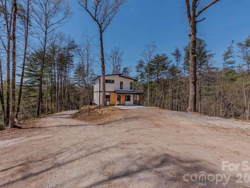 85 Elrod Drive, Ela, NC 28789.  MLS# CAR4367782, YatesRealty ID 14702. 