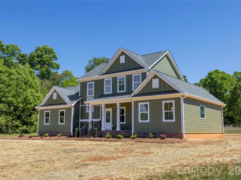 1909 Friendly Lane, Newton, NC 28658.  MLS# CAR4371462, YatesRealty ID 14703. 