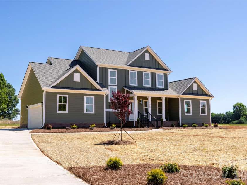 1909 Friendly Lane, Newton, NC 28658.  MLS# CAR4371462, YatesRealty ID 14703. 