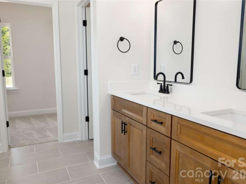 1909 Friendly Lane, Newton, NC 28658.  MLS# CAR4371462, YatesRealty ID 14703. Primary Bath leads to WIC