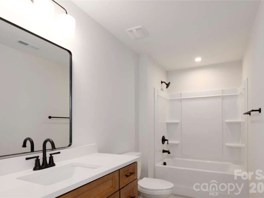 1909 Friendly Lane, Newton, NC 28658.  MLS# CAR4371462, YatesRealty ID 14703. Upstairs on-Suite Bath