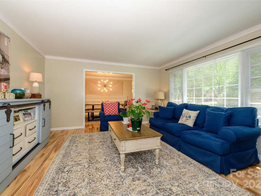 10316 Whitethorn Drive, Charlotte, NC 28277.  MLS# CAR4247259, YatesRealty ID 14704. 