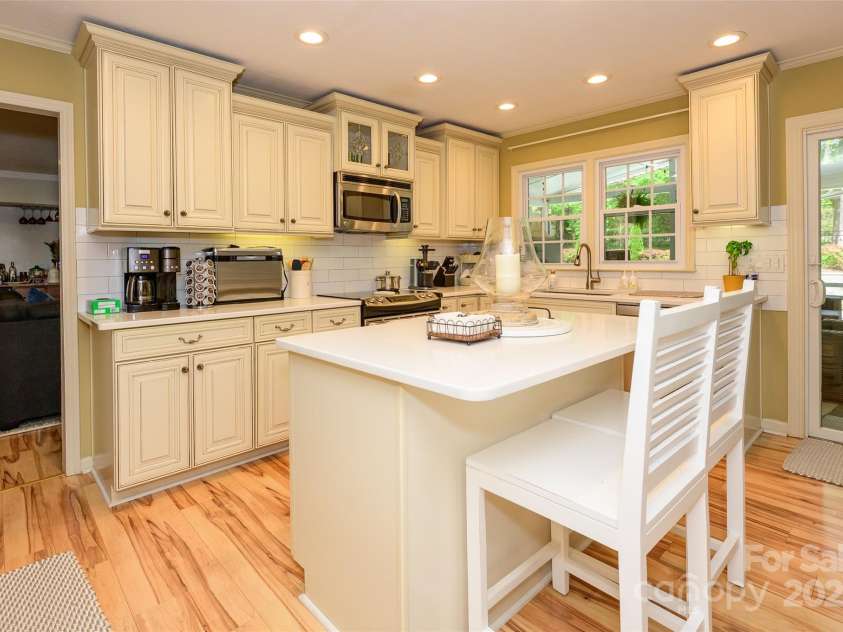 10316 Whitethorn Drive, Charlotte, NC 28277.  MLS# CAR4247259, YatesRealty ID 14704. 