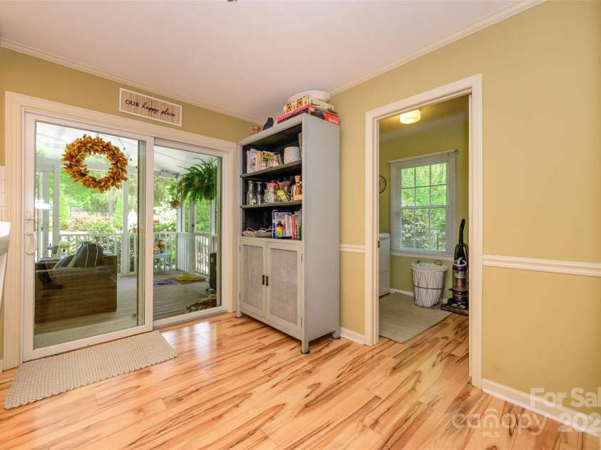 10316 Whitethorn Drive, Charlotte, NC 28277.  MLS# CAR4247259, YatesRealty ID 14704. 