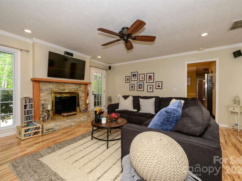 10316 Whitethorn Drive, Charlotte, NC 28277.  MLS# CAR4247259, YatesRealty ID 14704. 