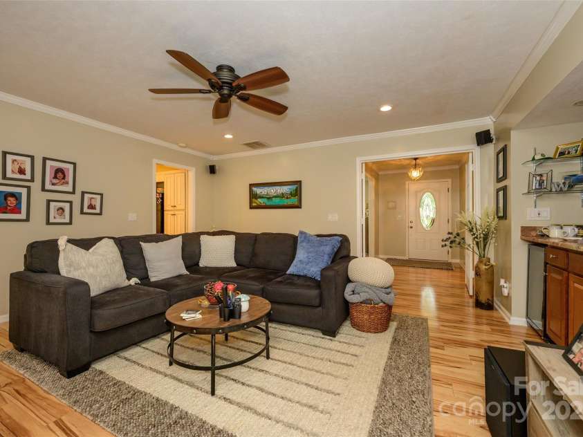 10316 Whitethorn Drive, Charlotte, NC 28277.  MLS# CAR4247259, YatesRealty ID 14704. 