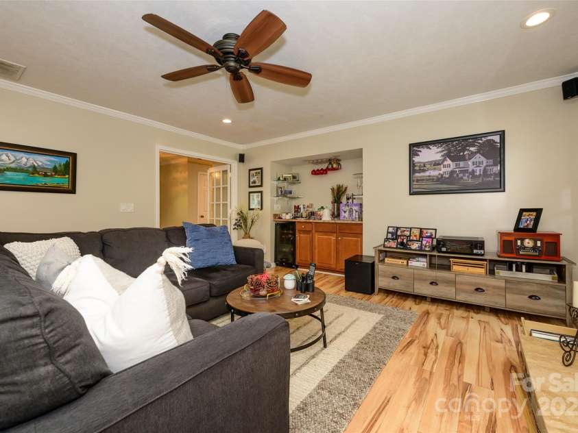 10316 Whitethorn Drive, Charlotte, NC 28277.  MLS# CAR4247259, YatesRealty ID 14704. 