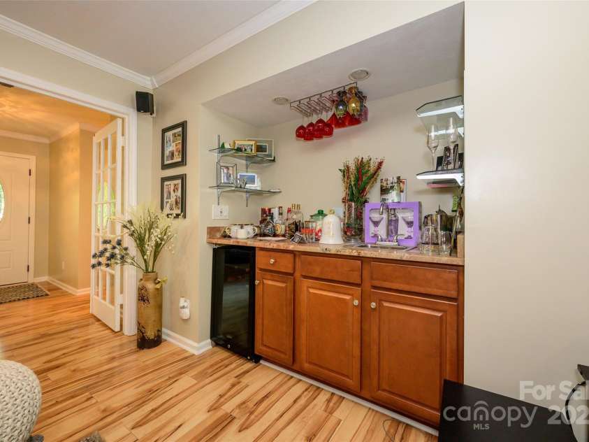 10316 Whitethorn Drive, Charlotte, NC 28277.  MLS# CAR4247259, YatesRealty ID 14704. 