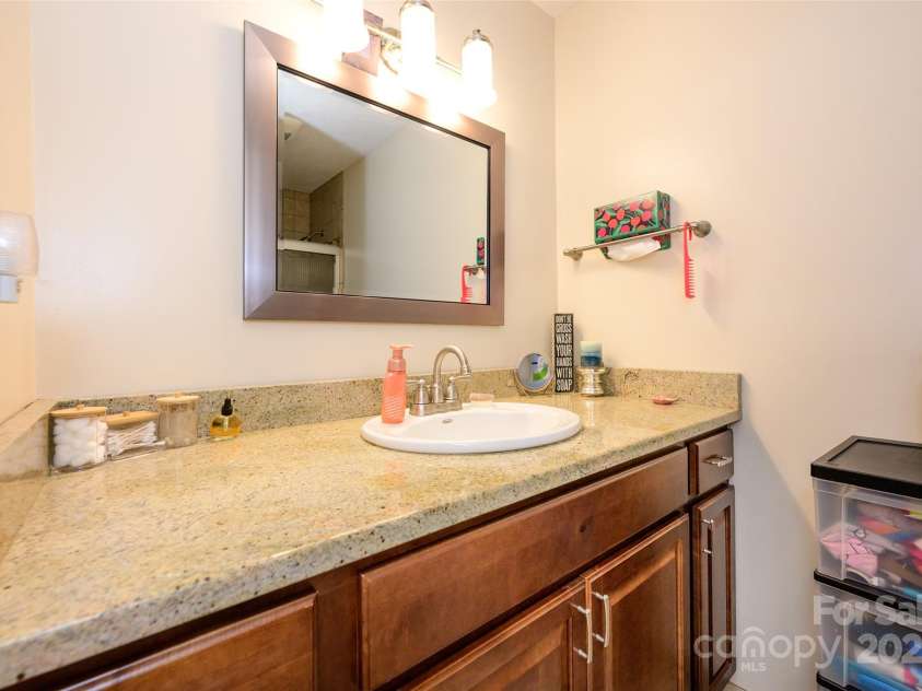 10316 Whitethorn Drive, Charlotte, NC 28277.  MLS# CAR4247259, YatesRealty ID 14704. 