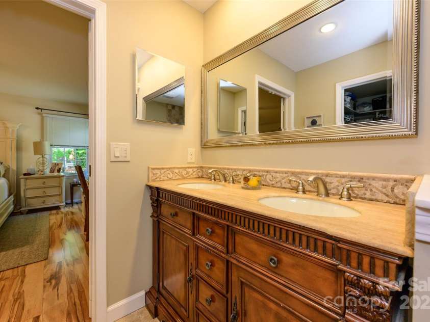 10316 Whitethorn Drive, Charlotte, NC 28277.  MLS# CAR4247259, YatesRealty ID 14704. 