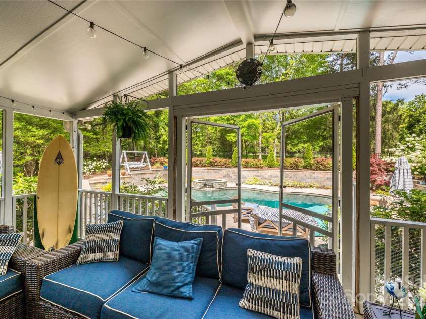 10316 Whitethorn Drive, Charlotte, NC 28277.  MLS# CAR4247259, YatesRealty ID 14704. 