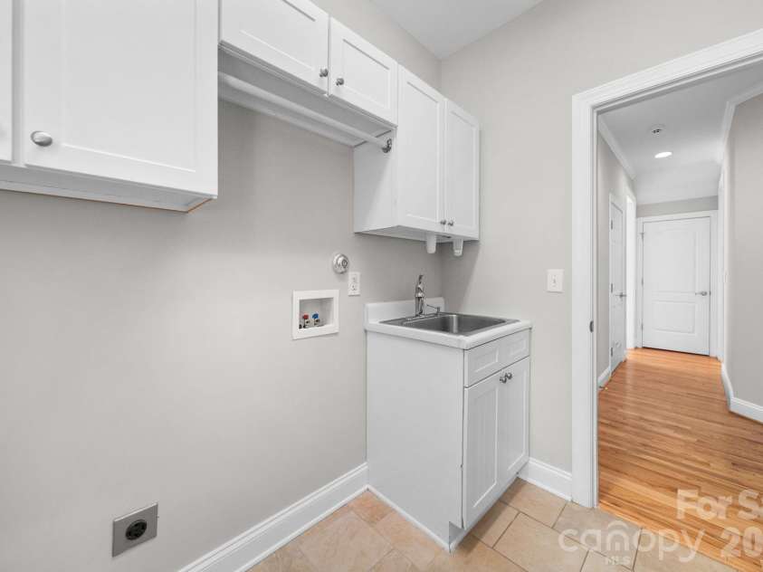 169 Winding Creek Drive, Troutman, NC 28166.  MLS# CAR4323292, YatesRealty ID 14707. 1st Floor Laundry