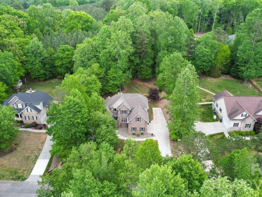 169 Winding Creek Drive, Troutman, NC 28166.  MLS# CAR4323292, YatesRealty ID 14707. 