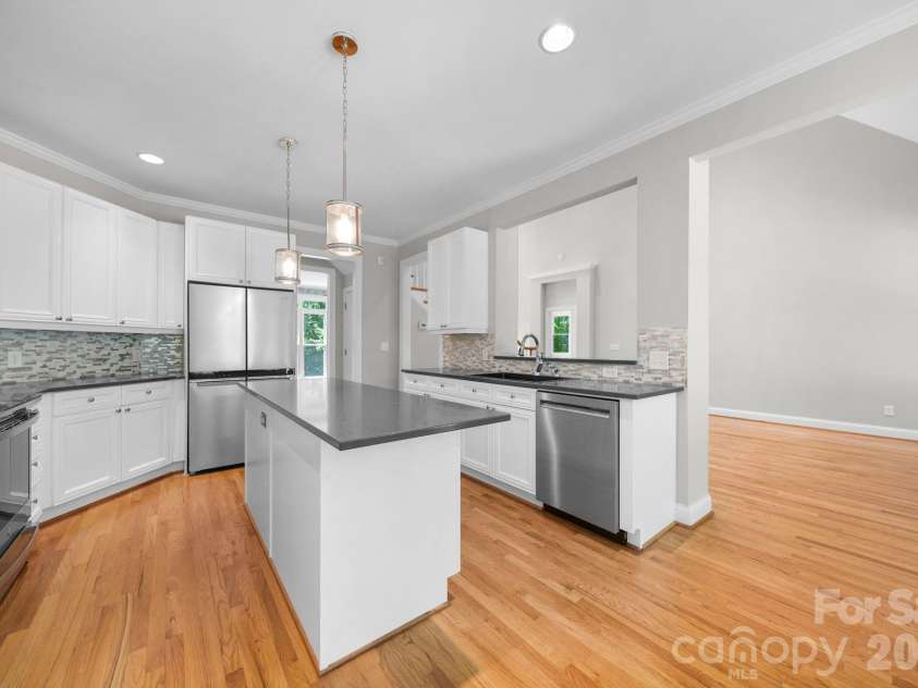169 Winding Creek Drive, Troutman, NC 28166.  MLS# CAR4323292, YatesRealty ID 14707. Kitchen