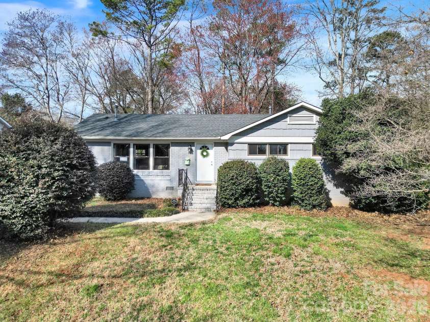 7424 Watercrest Road, Charlotte, NC 28210.  MLS# CAR4302192, YatesRealty ID 14708. 