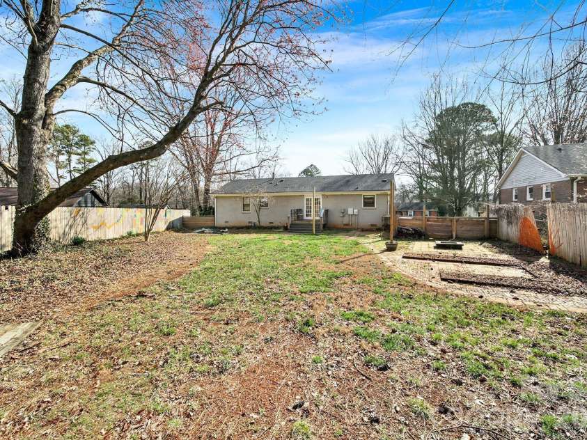 7424 Watercrest Road, Charlotte, NC 28210.  MLS# CAR4302192, YatesRealty ID 14708. 