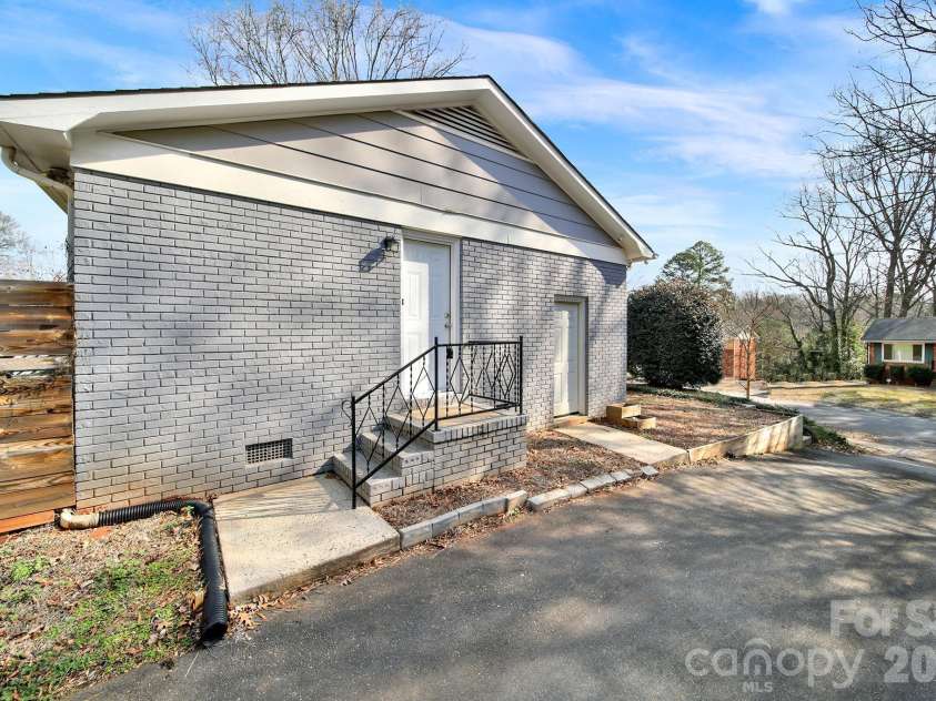 7424 Watercrest Road, Charlotte, NC 28210.  MLS# CAR4302192, YatesRealty ID 14708. 