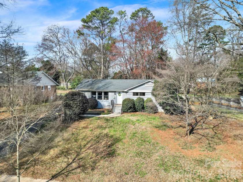 7424 Watercrest Road, Charlotte, NC 28210.  MLS# CAR4302192, YatesRealty ID 14708. 