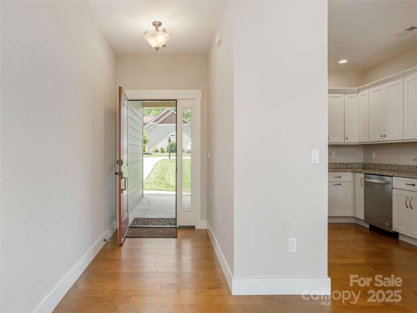 896 Blacksmith Run Drive, Hendersonville, NC 28792.  MLS# CAR4259496, YatesRealty ID 14708. 