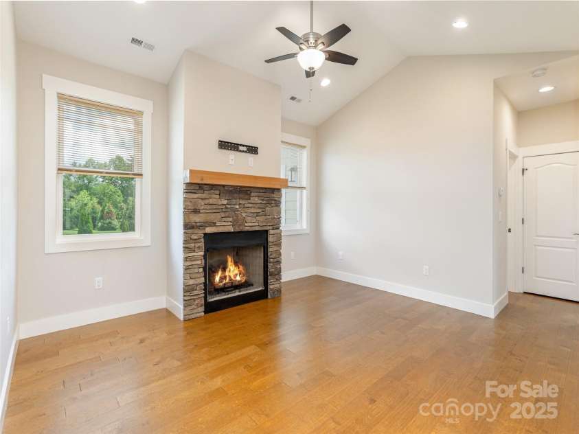 896 Blacksmith Run Drive, Hendersonville, NC 28792.  MLS# CAR4259496, YatesRealty ID 14708. 