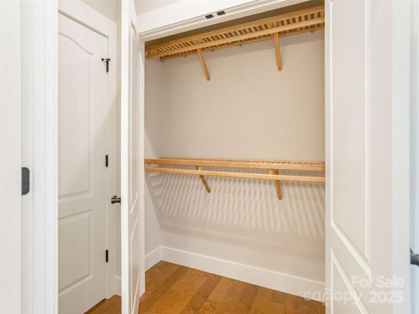 896 Blacksmith Run Drive, Hendersonville, NC 28792.  MLS# CAR4259496, YatesRealty ID 14708. 