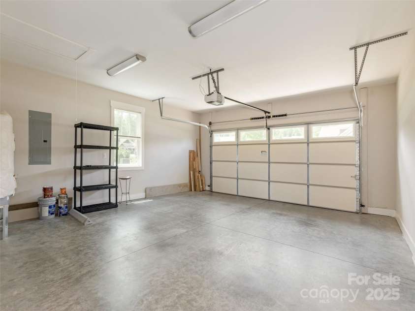 896 Blacksmith Run Drive, Hendersonville, NC 28792.  MLS# CAR4259496, YatesRealty ID 14708. 