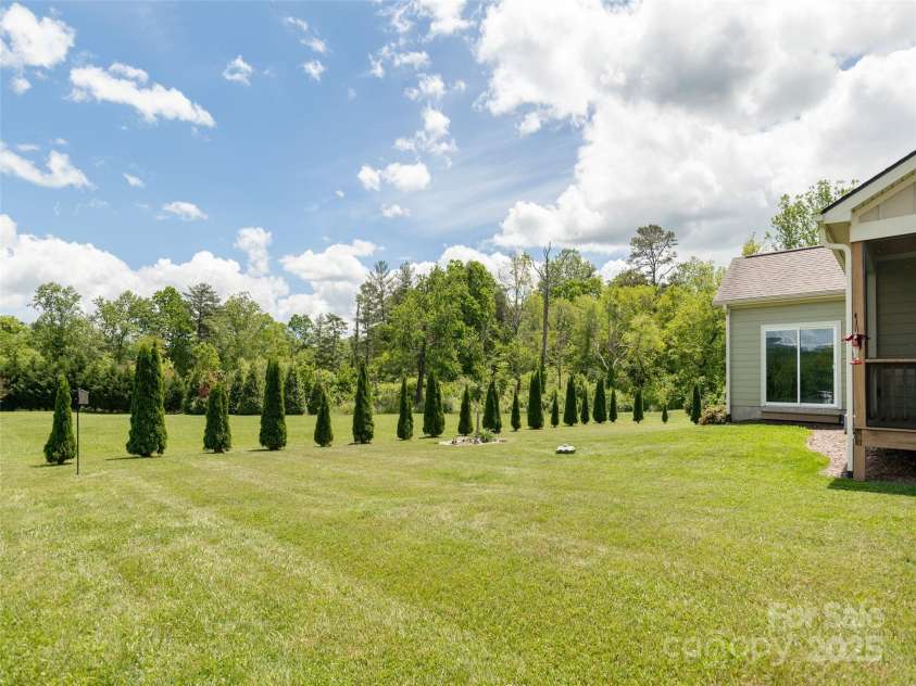 896 Blacksmith Run Drive, Hendersonville, NC 28792.  MLS# CAR4259496, YatesRealty ID 14708. 