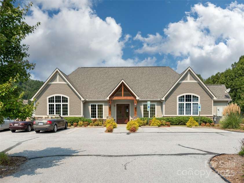 896 Blacksmith Run Drive, Hendersonville, NC 28792.  MLS# CAR4259496, YatesRealty ID 14708. 