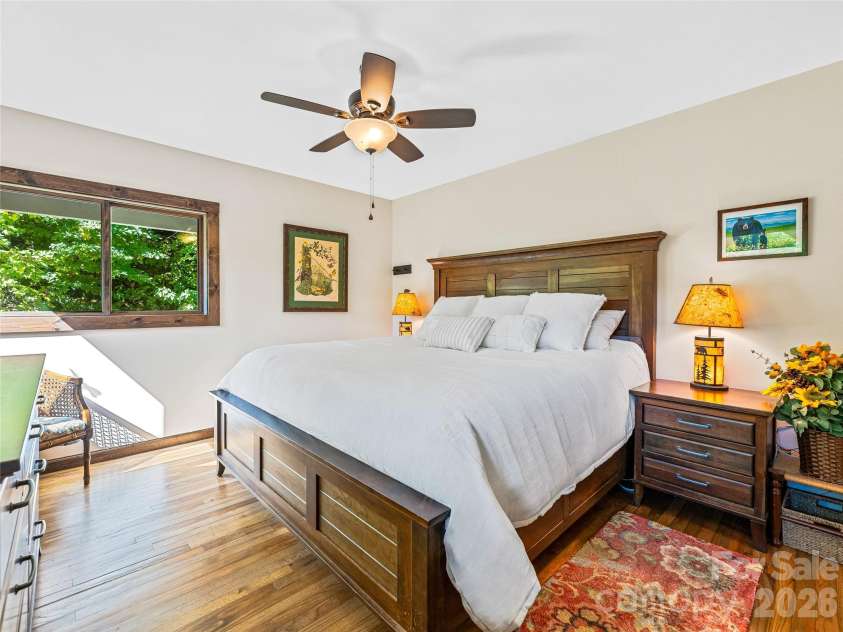 382 Black Oak Cove Road, Candler, NC 28715.  MLS# CAR4310781, YatesRealty ID 14709. 