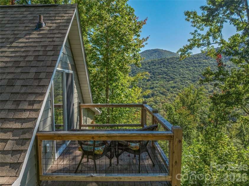 382 Black Oak Cove Road, Candler, NC 28715.  MLS# CAR4310781, YatesRealty ID 14709. 