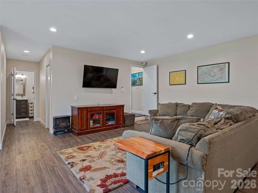 382 Black Oak Cove Road, Candler, NC 28715.  MLS# CAR4310781, YatesRealty ID 14709. 