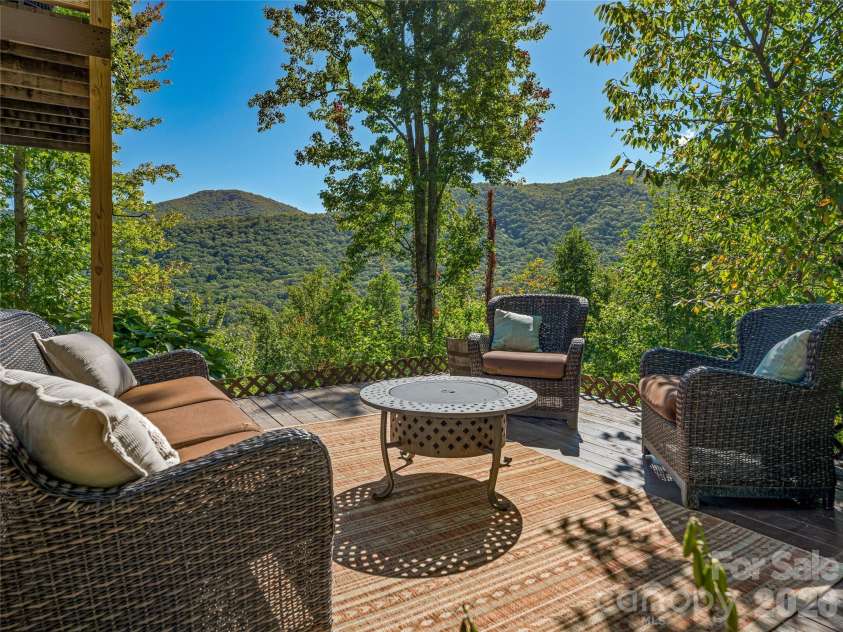 382 Black Oak Cove Road, Candler, NC 28715.  MLS# CAR4310781, YatesRealty ID 14709. 