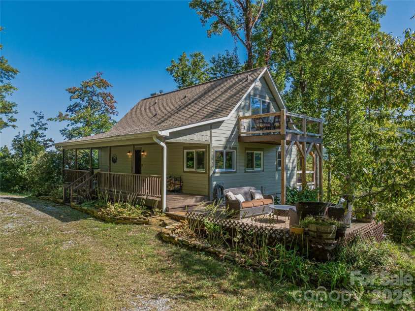 382 Black Oak Cove Road, Candler, NC 28715.  MLS# CAR4310781, YatesRealty ID 14709. 