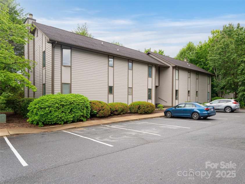 201 Racquet Club Road, Asheville, NC 28803.  MLS# CAR4266745, YatesRealty ID 1471. 