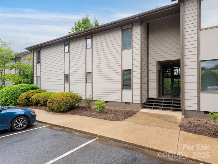 201 Racquet Club Road, Asheville, NC 28803.  MLS# CAR4266745, YatesRealty ID 1471. 