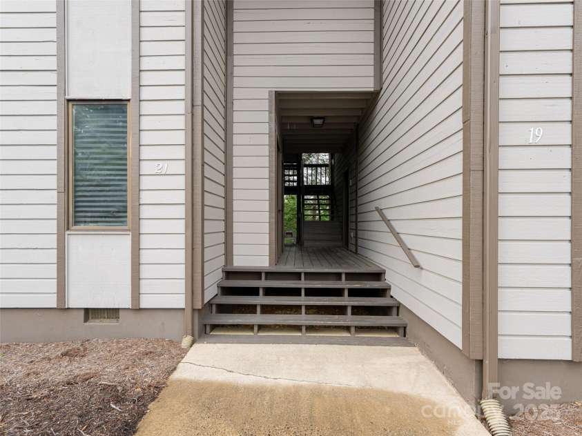 201 Racquet Club Road, Asheville, NC 28803.  MLS# CAR4266745, YatesRealty ID 1471. 