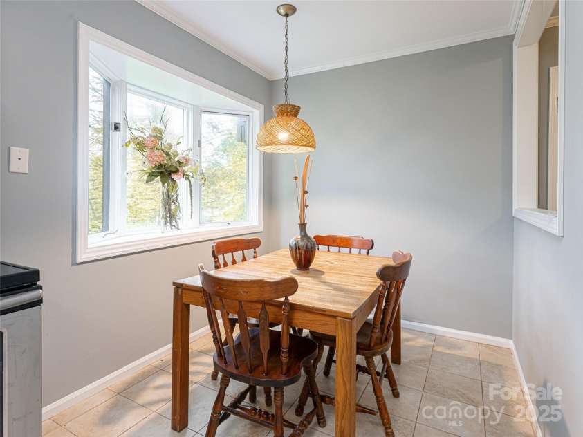 201 Racquet Club Road, Asheville, NC 28803.  MLS# CAR4266745, YatesRealty ID 1471. 