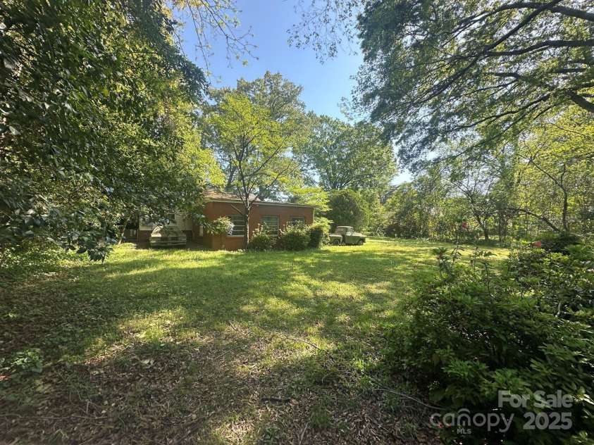 4301 The Plaza, Charlotte, NC 28205.  MLS# CAR4243385, YatesRealty ID 1471. Rear Yard 