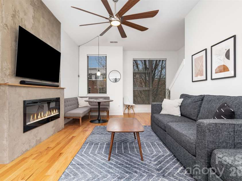 514 Mcdowell Street, Charlotte, NC 28204.  MLS# CAR4327095, YatesRealty ID 1471. 