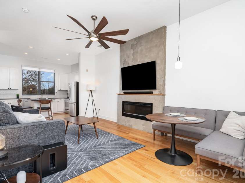 514 Mcdowell Street, Charlotte, NC 28204.  MLS# CAR4327095, YatesRealty ID 1471. 