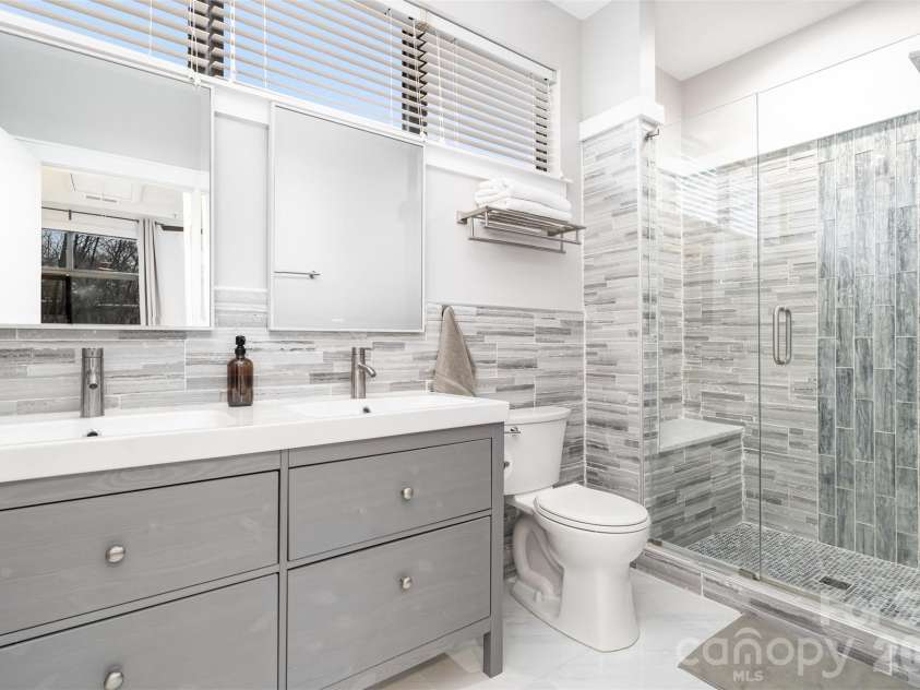 514 Mcdowell Street, Charlotte, NC 28204.  MLS# CAR4327095, YatesRealty ID 1471. 