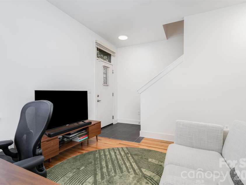 514 Mcdowell Street, Charlotte, NC 28204.  MLS# CAR4327095, YatesRealty ID 1471. 