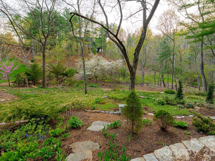 256 Senator Reynolds Road, Asheville, NC 28804.  MLS# CAR4245767, YatesRealty ID 14710. 