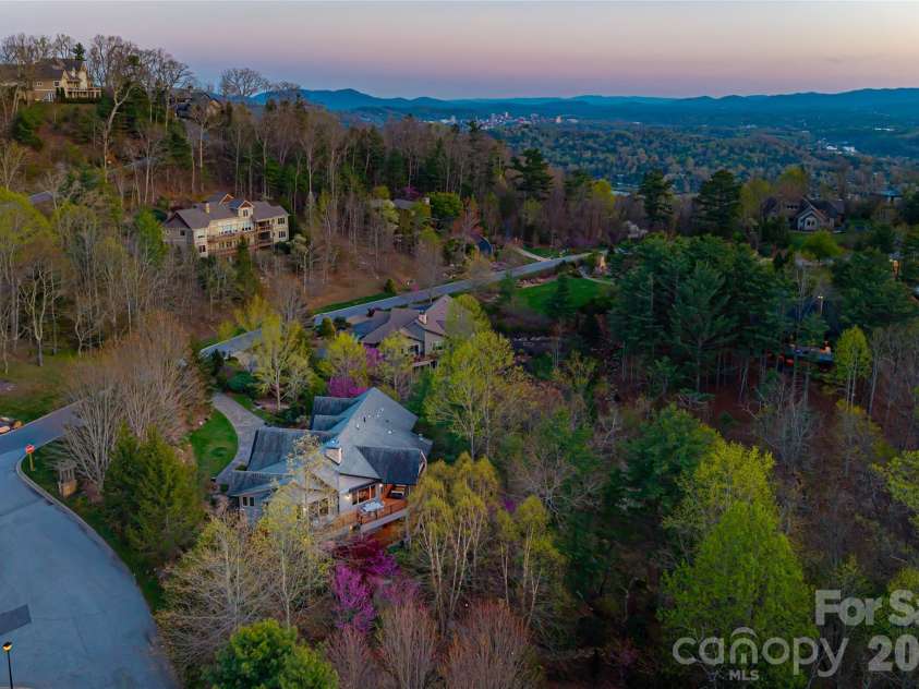 256 Senator Reynolds Road, Asheville, NC 28804.  MLS# CAR4245767, YatesRealty ID 14710. 