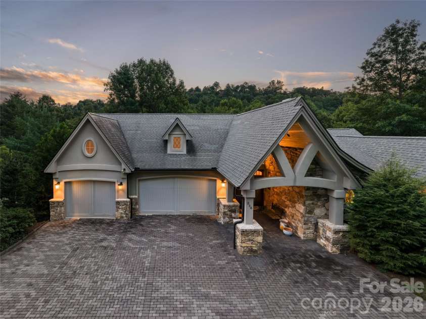 256 Senator Reynolds Road, Asheville, NC 28804.  MLS# CAR4245767, YatesRealty ID 14710. 