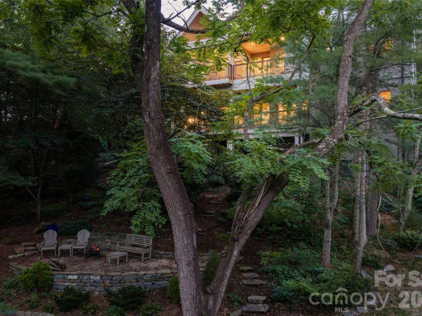 256 Senator Reynolds Road, Asheville, NC 28804.  MLS# CAR4245767, YatesRealty ID 14710. 