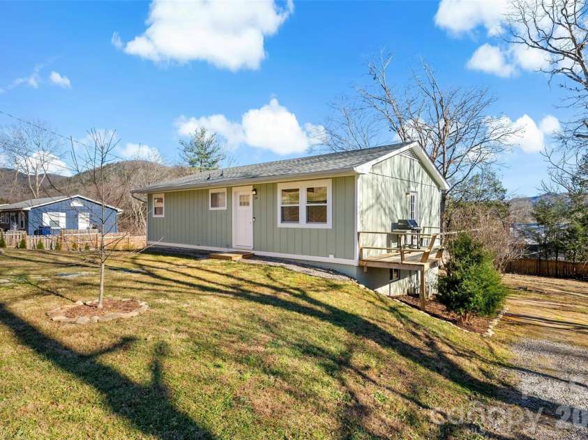 29 Alexander Street, Black Mountain, NC 28711.  MLS# CAR4329485, YatesRealty ID 14711. Lovely Eastern Views